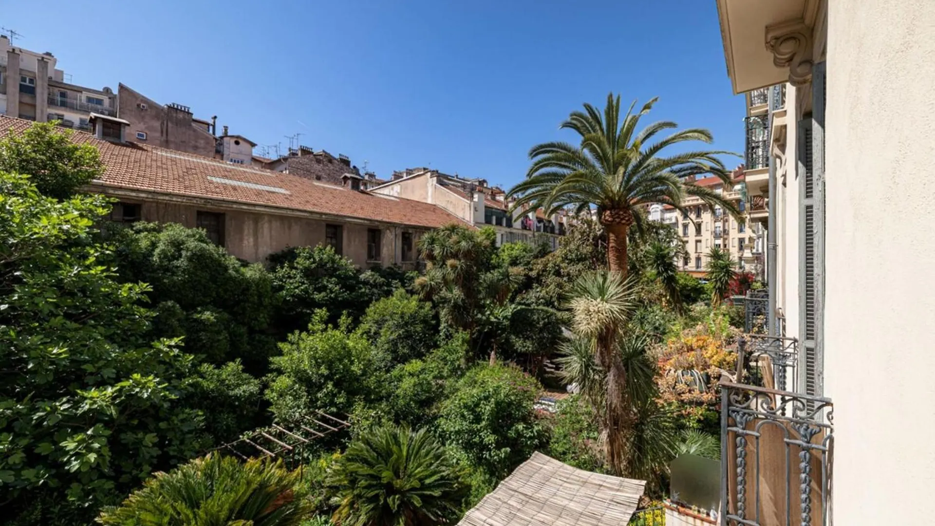 Joffre 49-D - Charming 2 Bedroom - Carre D'Or Nice France